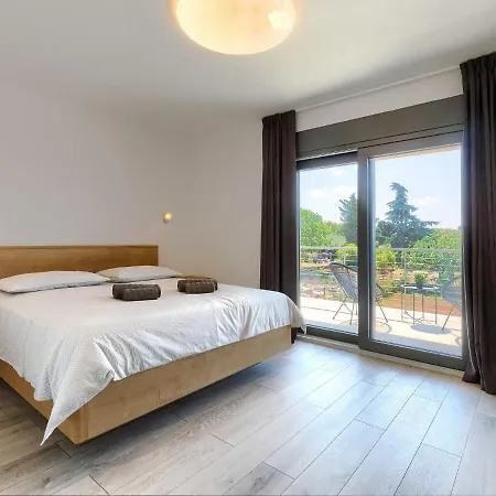 Essea By Interhome Kanfanar