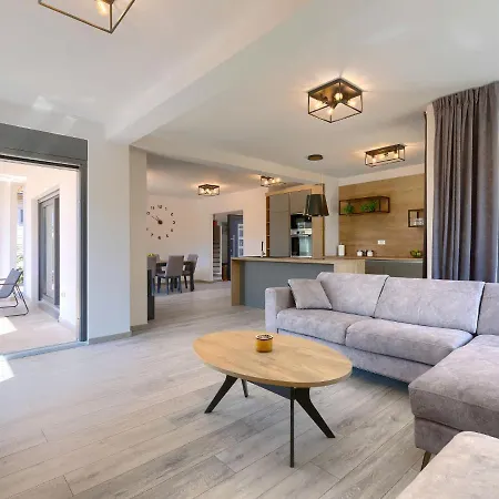 Essea By Interhome Kanfanar